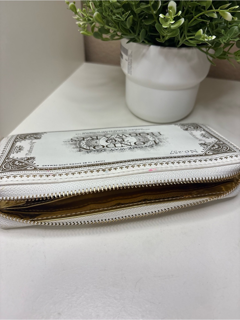 Harry Potter Hogwarts Express Ticket Zip Wallet – White Gold Continental Purse - Picture 9 of 10